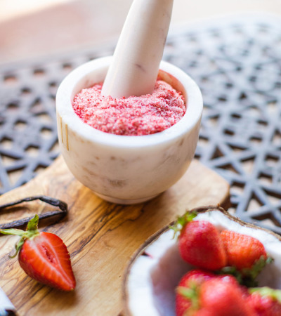 Strawberries & Coconut Lip Scrub